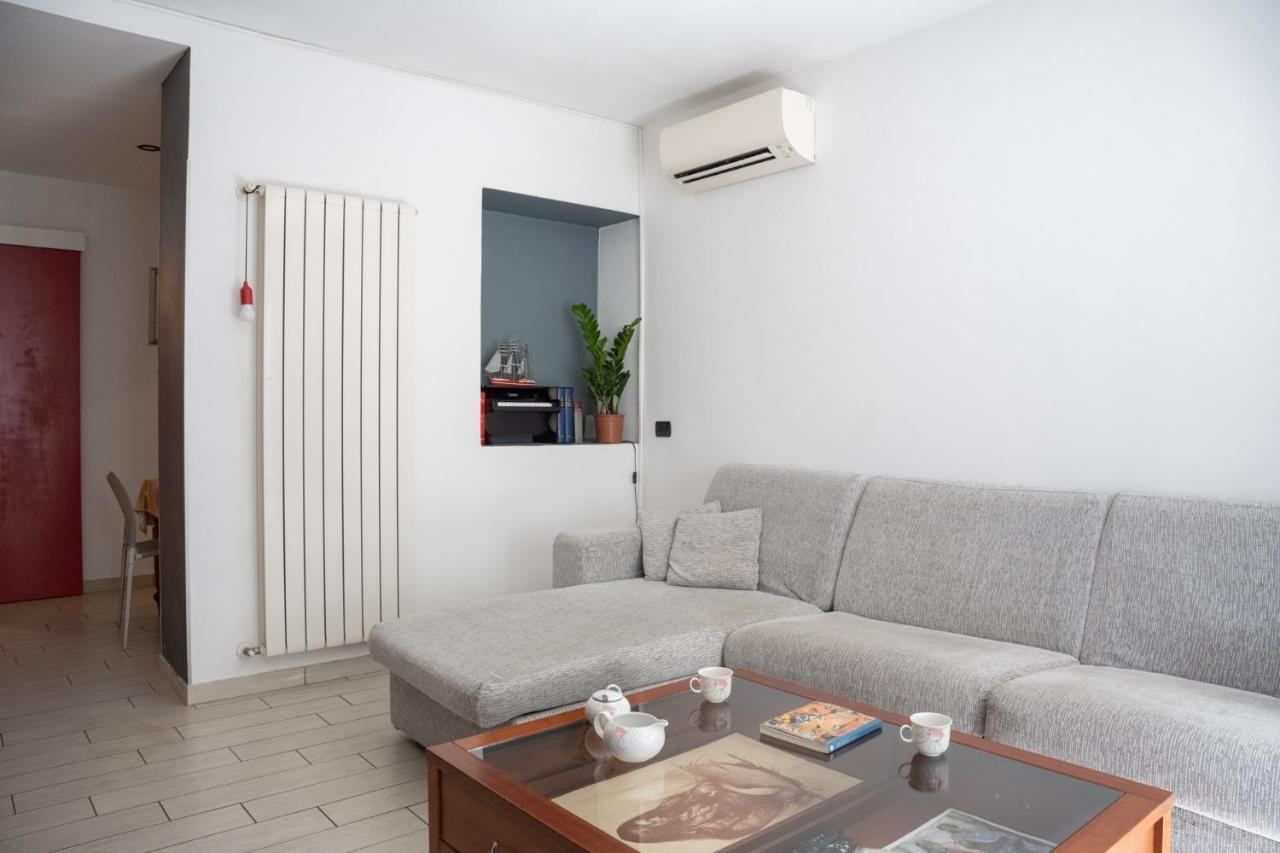 Fabio'S Bnb Apartment Milan Bagian luar foto