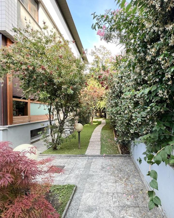 Fabio'S Bnb Apartment Milan Bagian luar foto