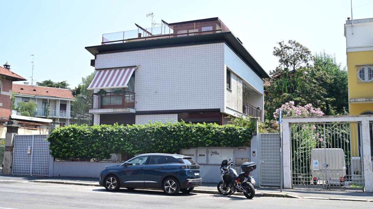 Fabio'S Bnb Apartment Milan Bagian luar foto