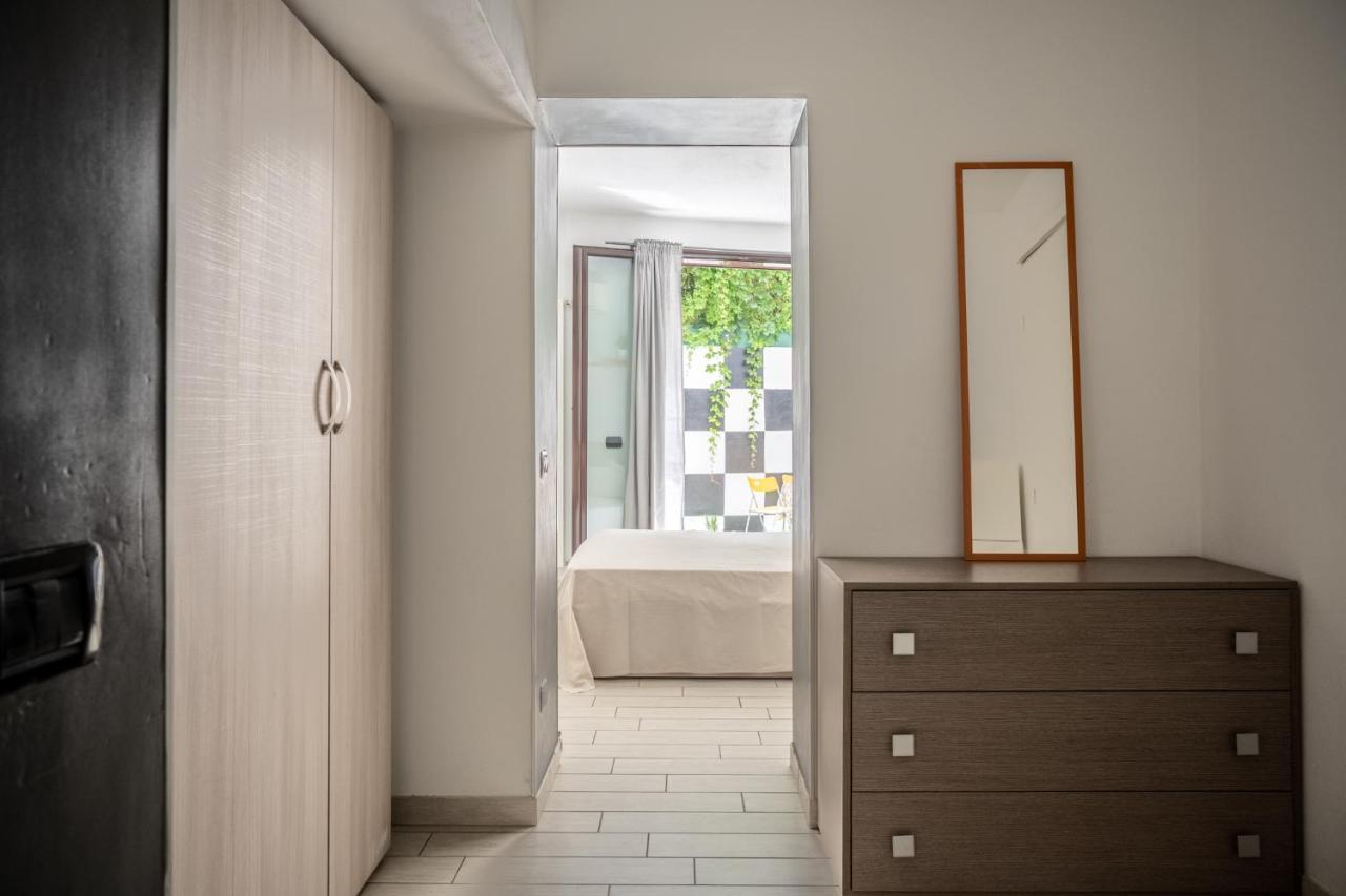 Fabio'S Bnb Apartment Milan Bagian luar foto