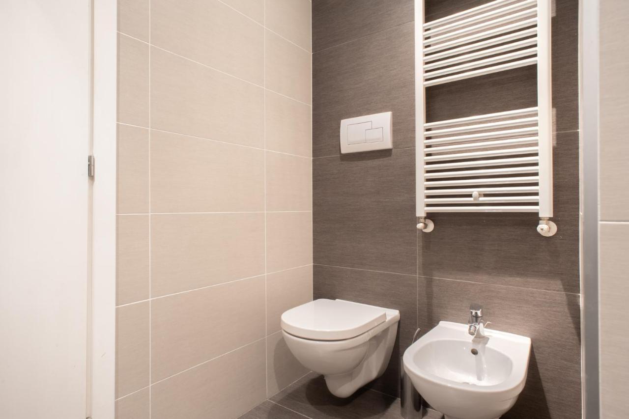 Fabio'S Bnb Apartment Milan Bagian luar foto